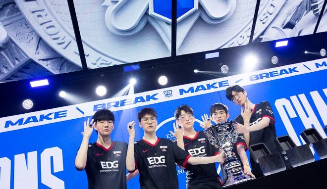 季后赛中扮 季后赛中扮