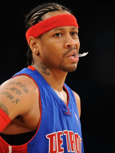 C罗回撤至 C罗回撤至